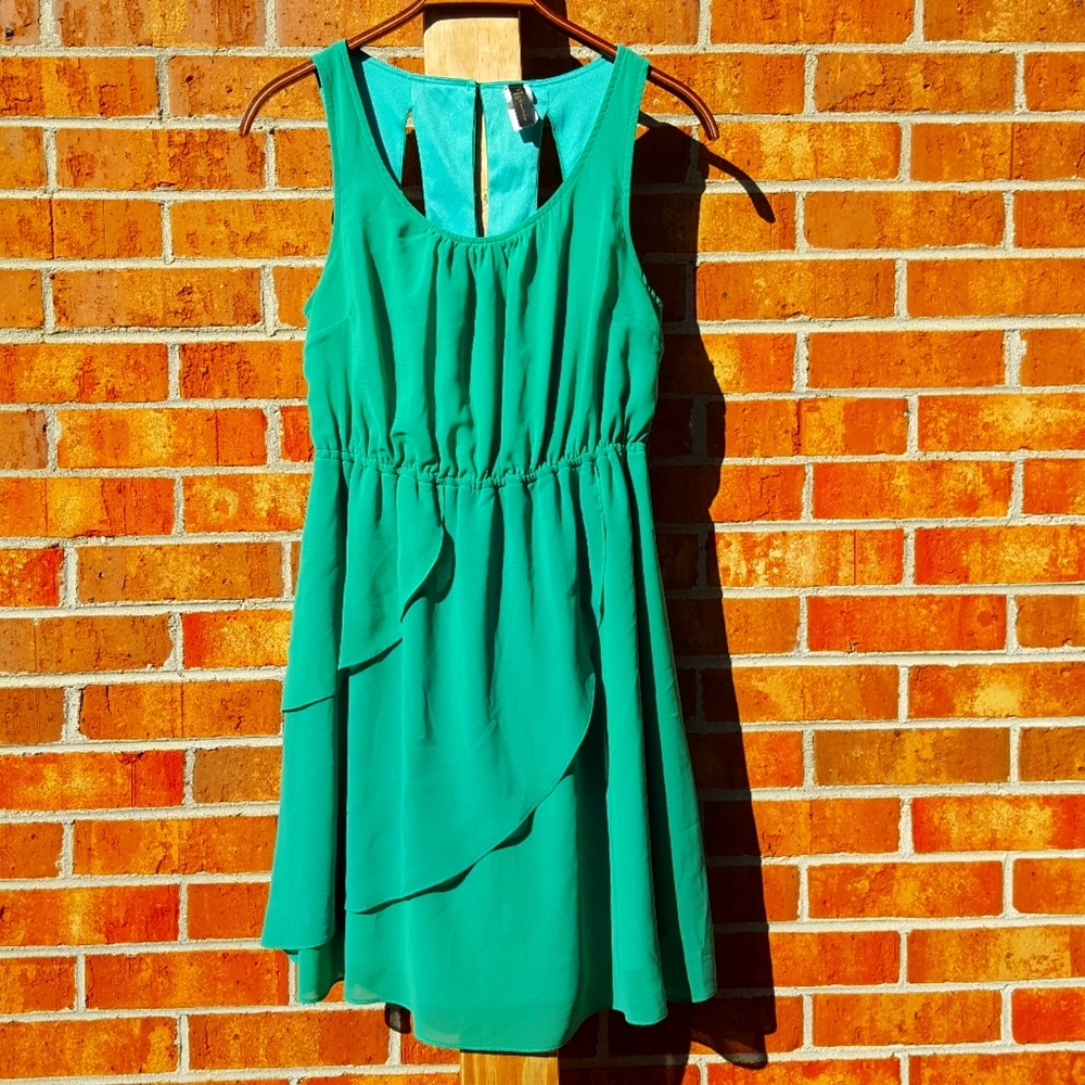 Kld signature Green dress with ruffles